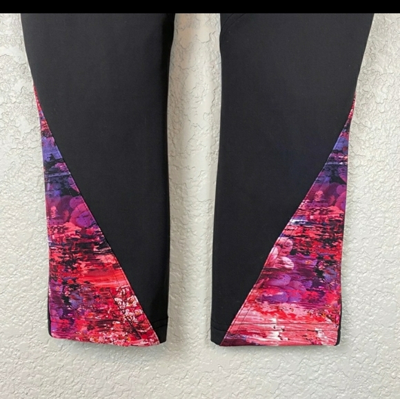 Lululemon Black Dahliascape Sweat & Repeat Legging - Picture 5 of 11